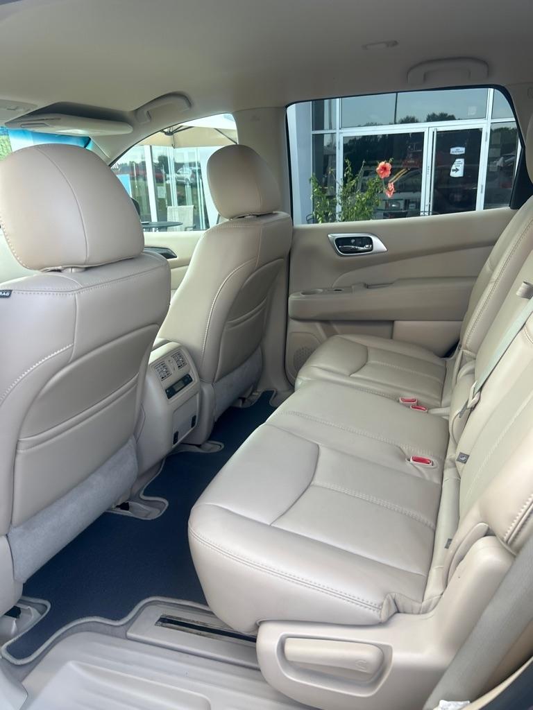 Nissan Pathfinder  2014