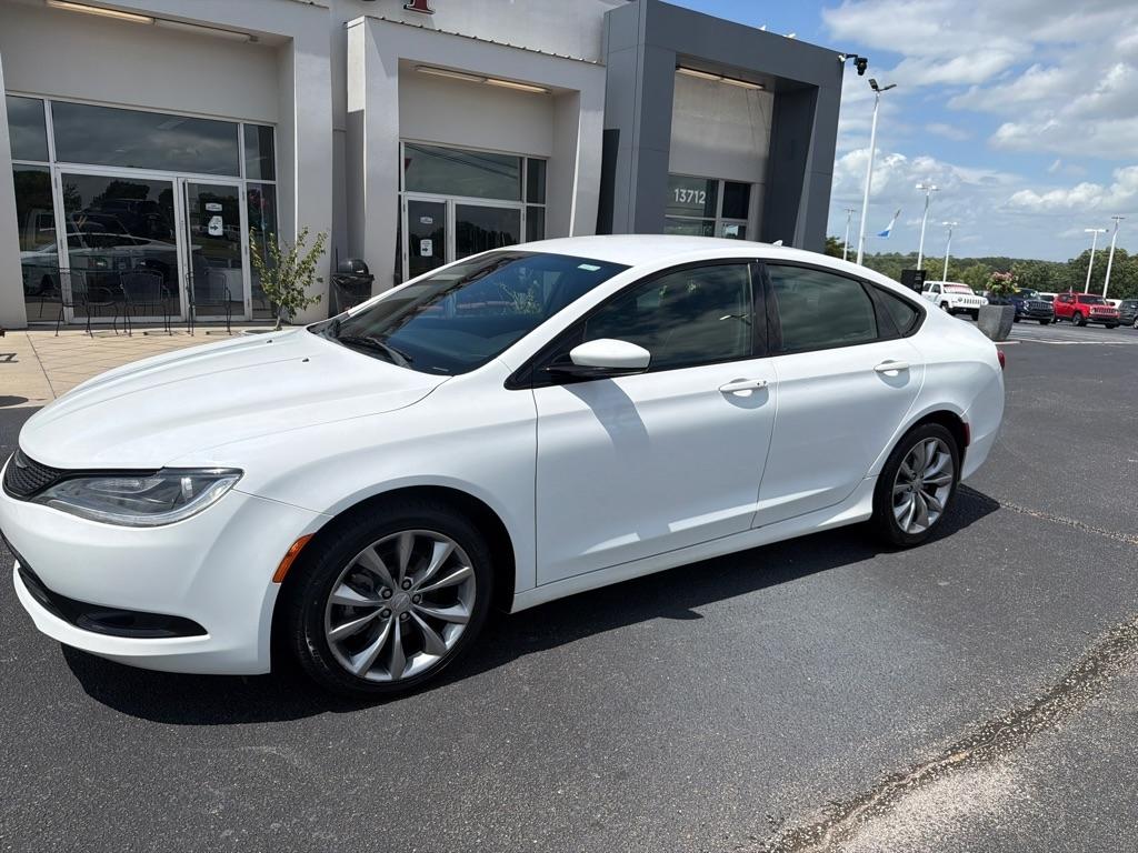 Chrysler 200  2015