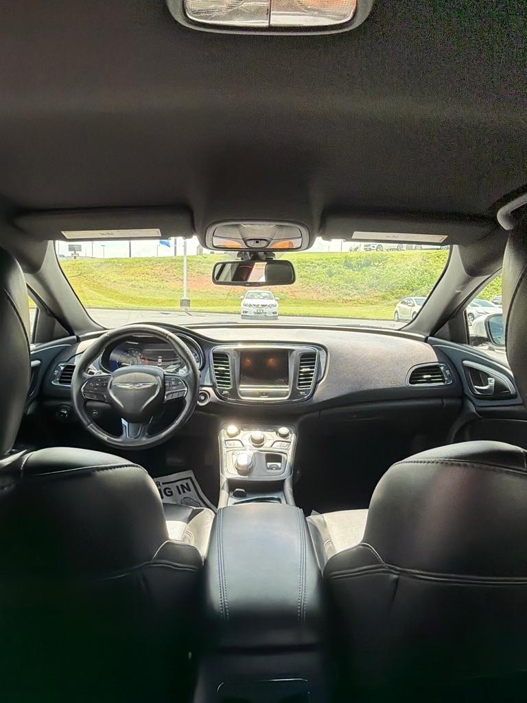 Chrysler 200  2015