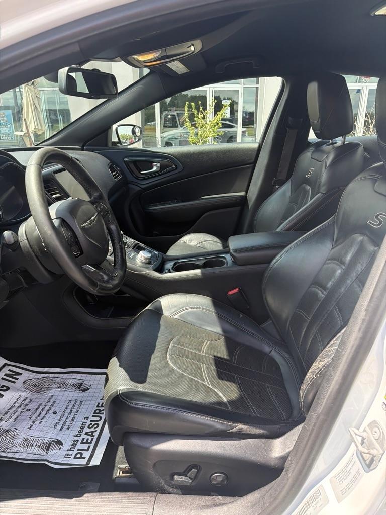 Chrysler 200  2015