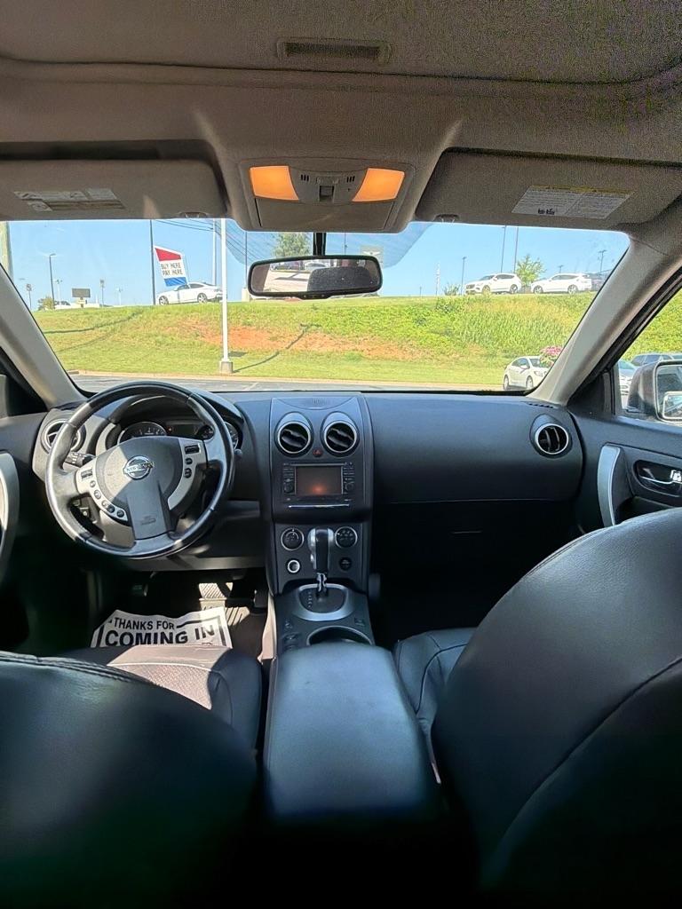Nissan Rogue  2012