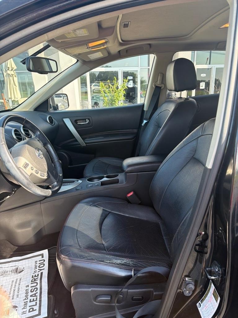 Nissan Rogue  2012