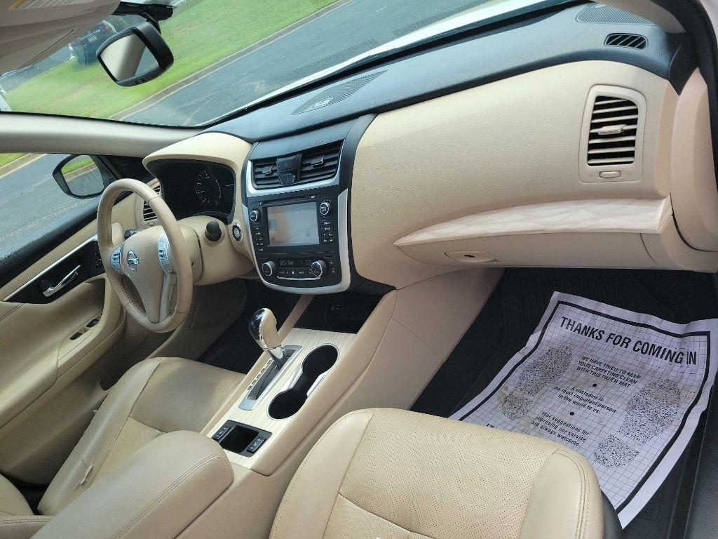Nissan Altima  2016