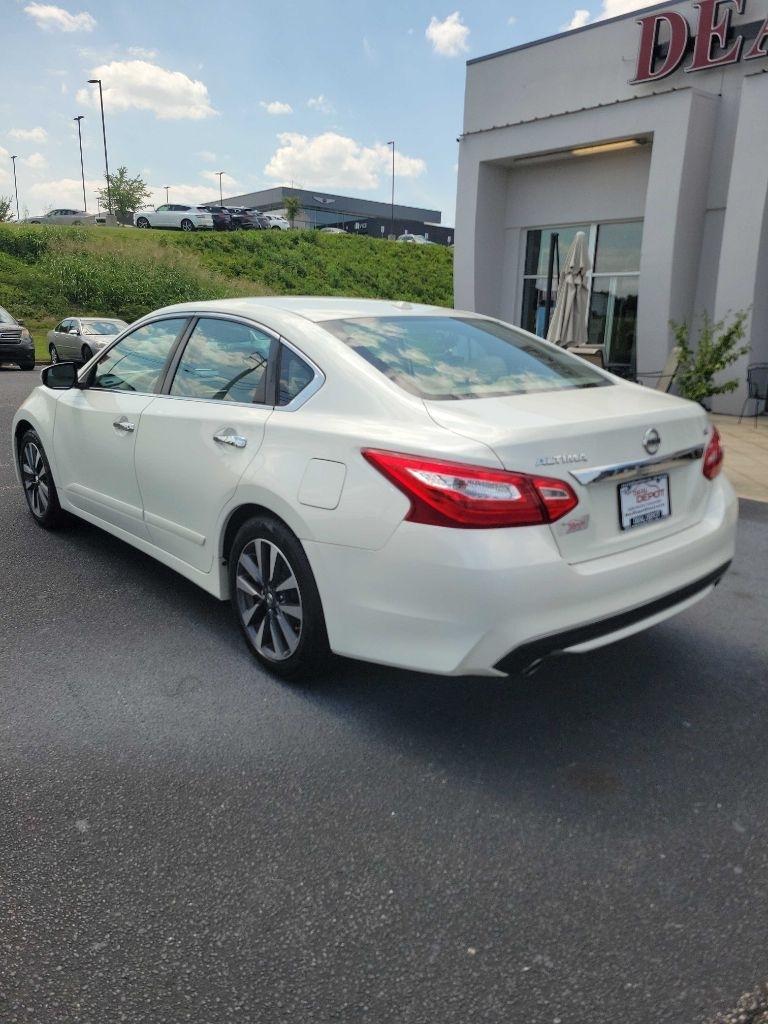 Nissan Altima  2016