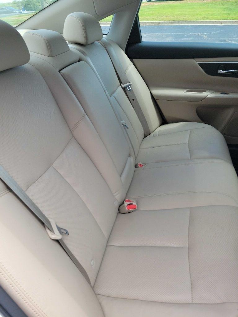 Nissan Altima  2016