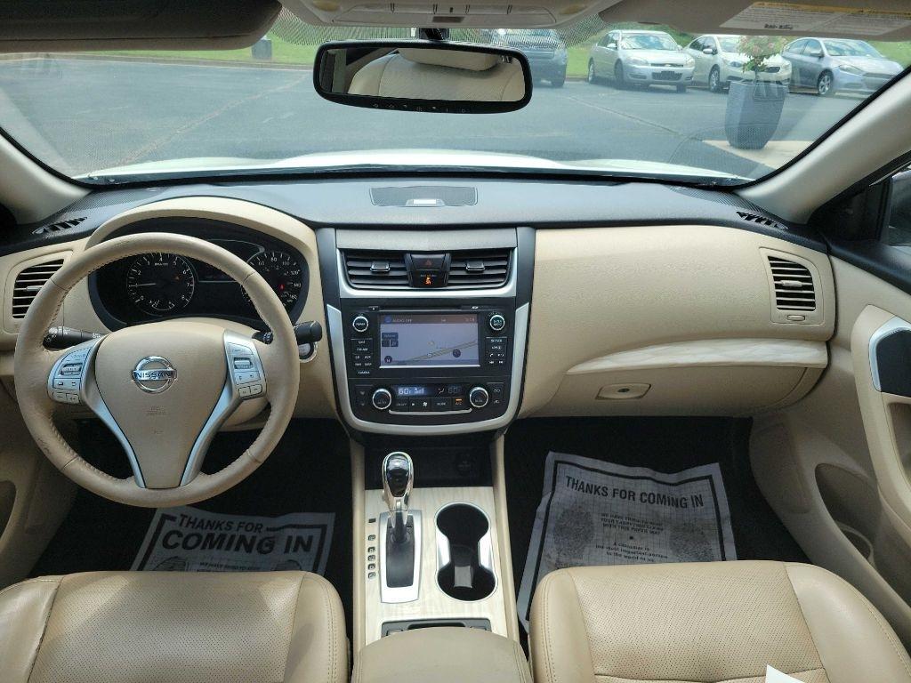 Nissan Altima  2016