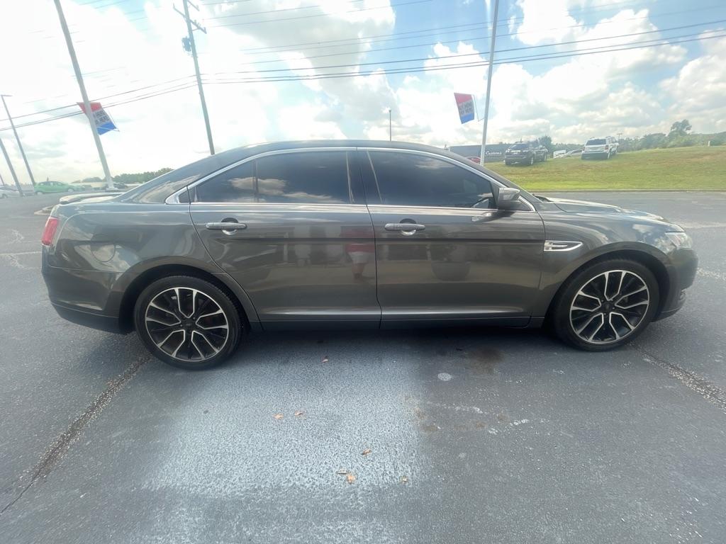 Ford Taurus  2017