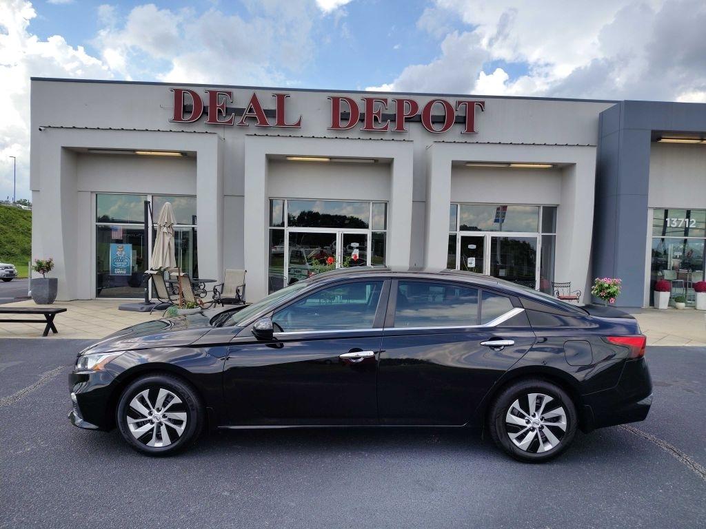 Nissan Altima  2021