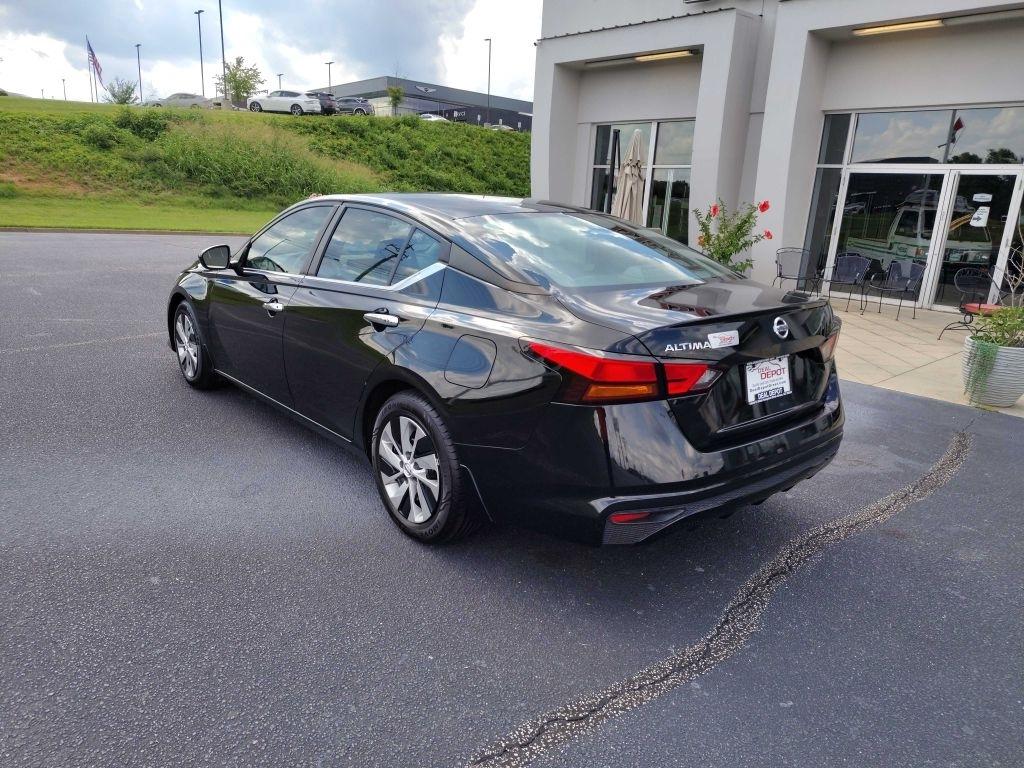 Nissan Altima  2021