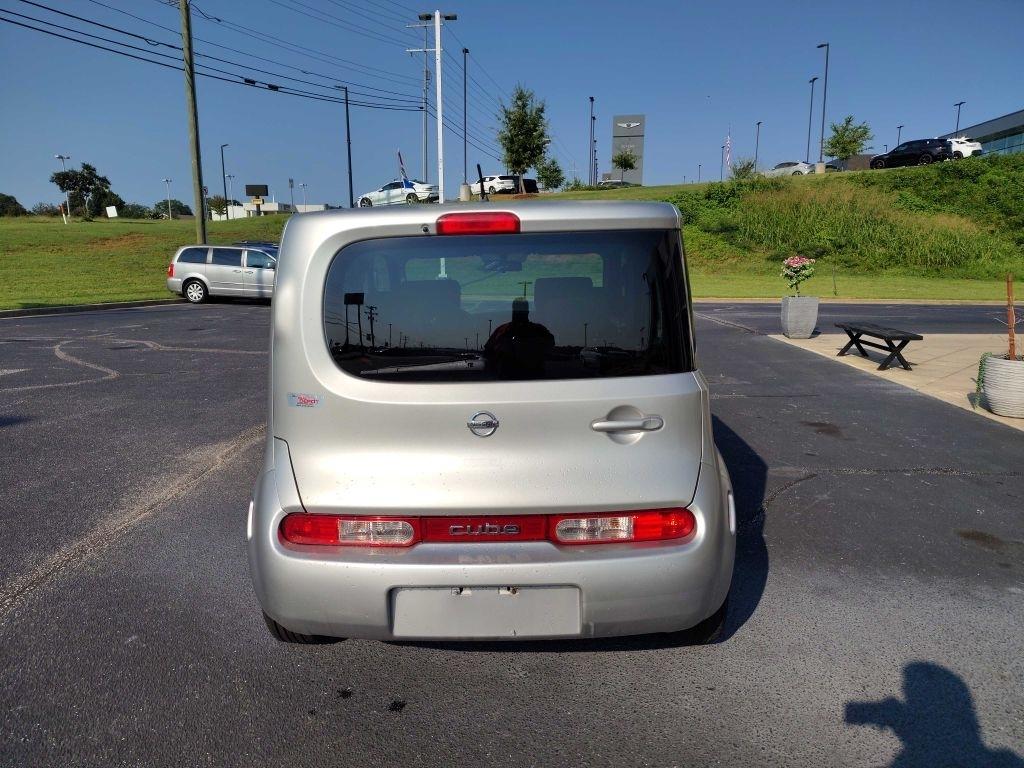Nissan Cube  2010