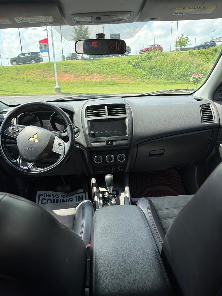 Mitsubishi Outlander Sport  2018