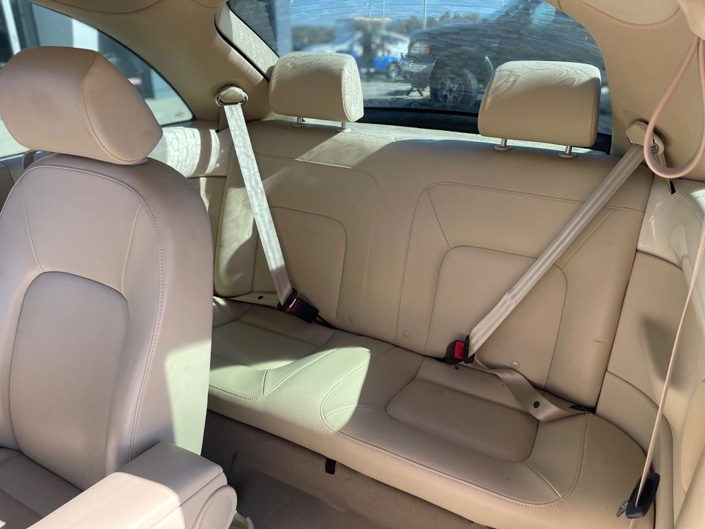 Volkswagen New Beetle  2010