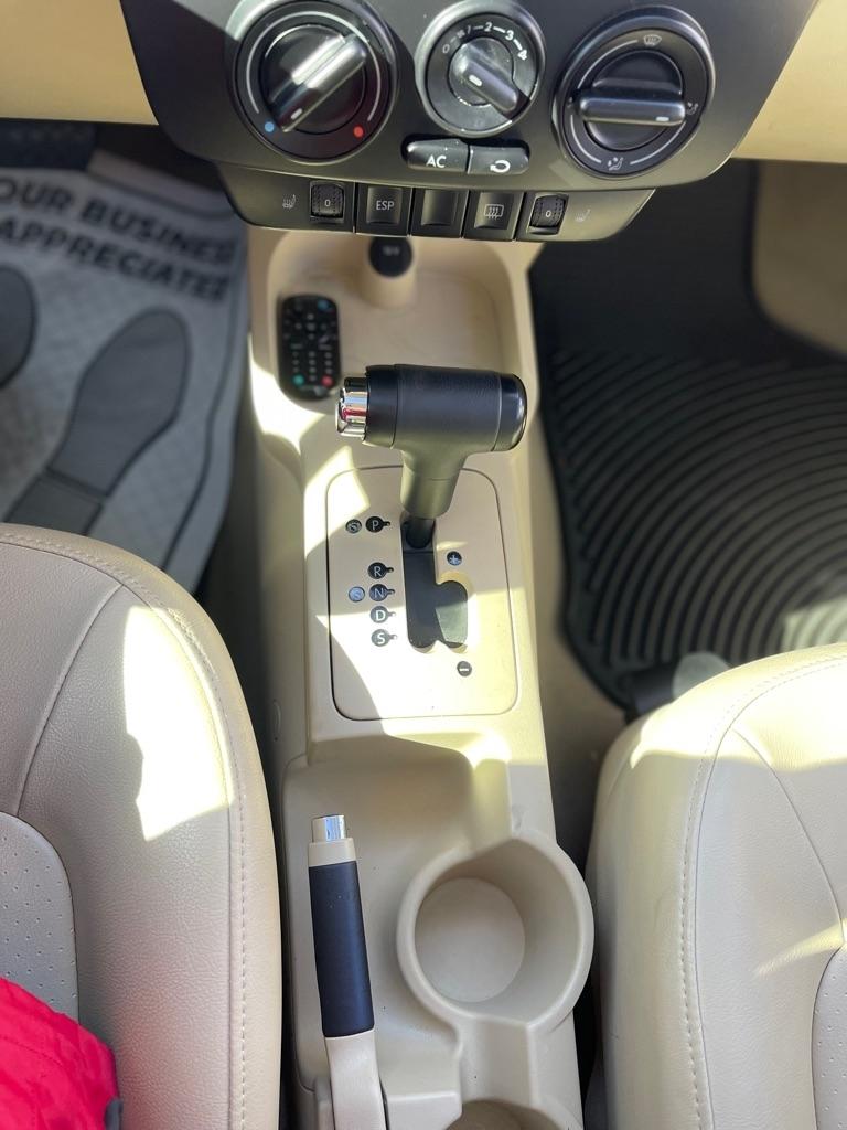 Volkswagen New Beetle  2010