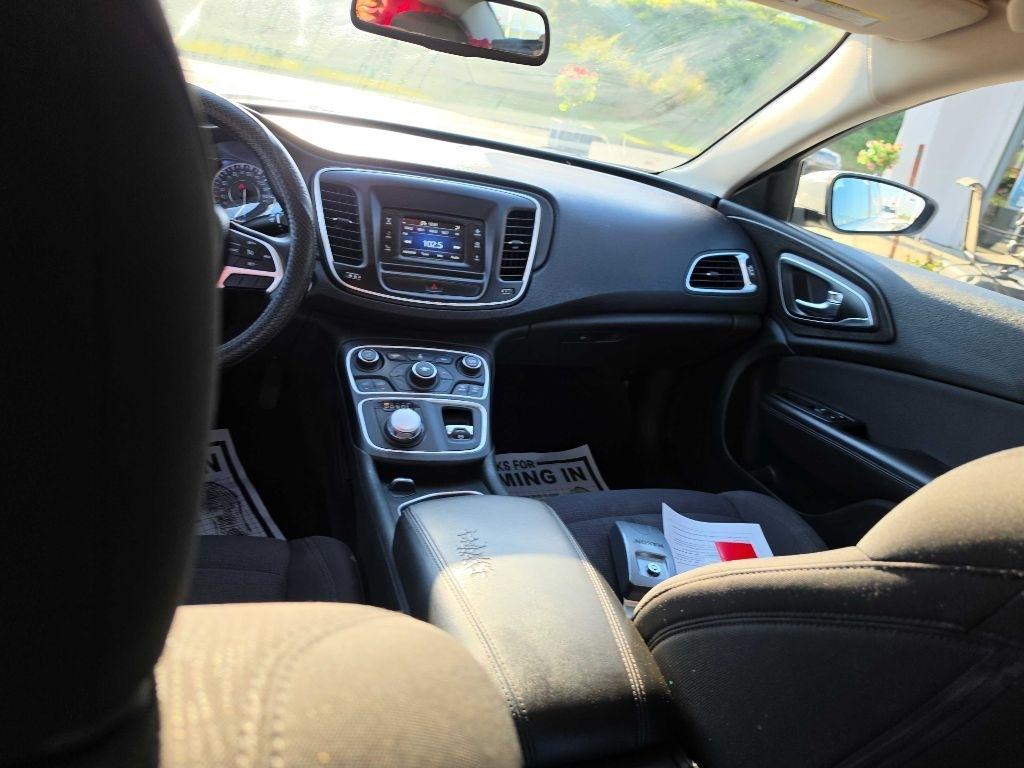 Chrysler 200  2015