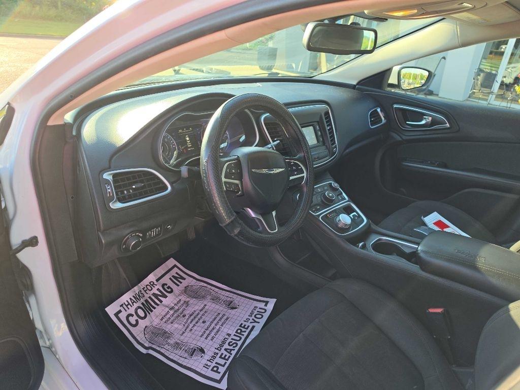 Chrysler 200  2015