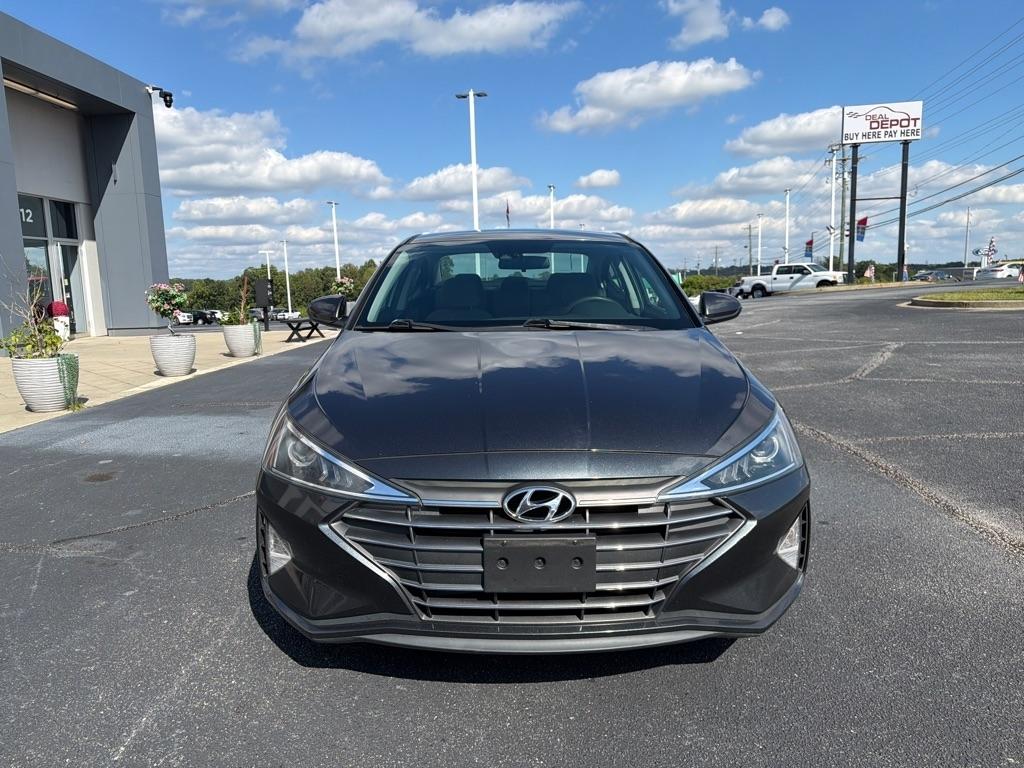 Hyundai Elantra  2020