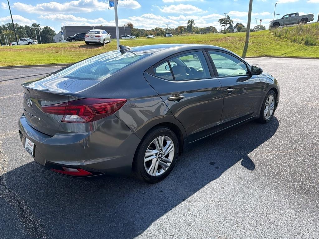 Hyundai Elantra  2020
