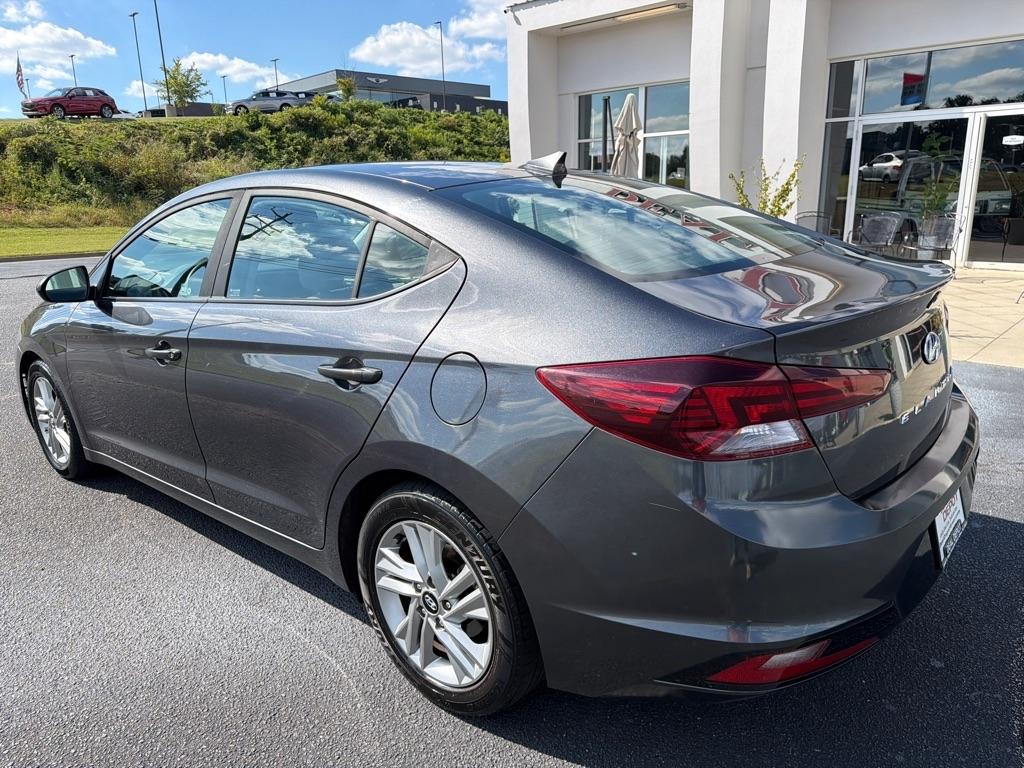 Hyundai Elantra  2020