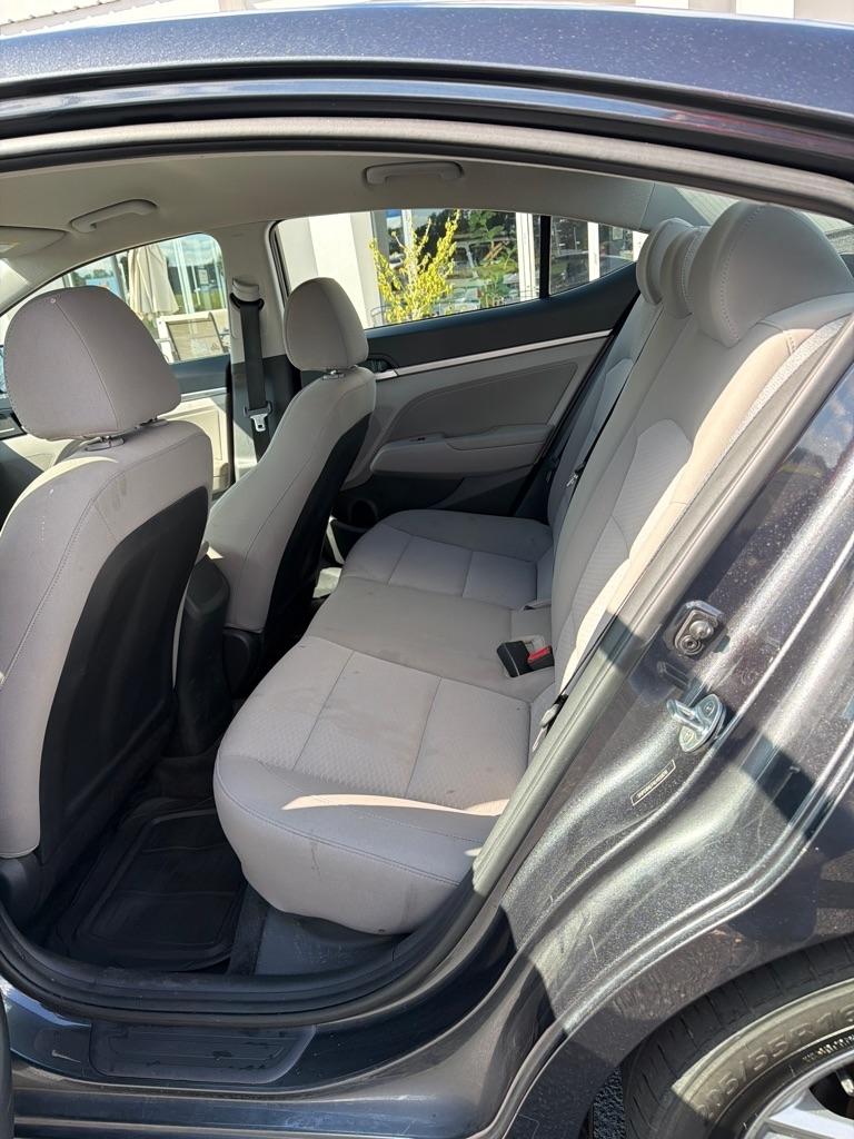 Hyundai Elantra  2020