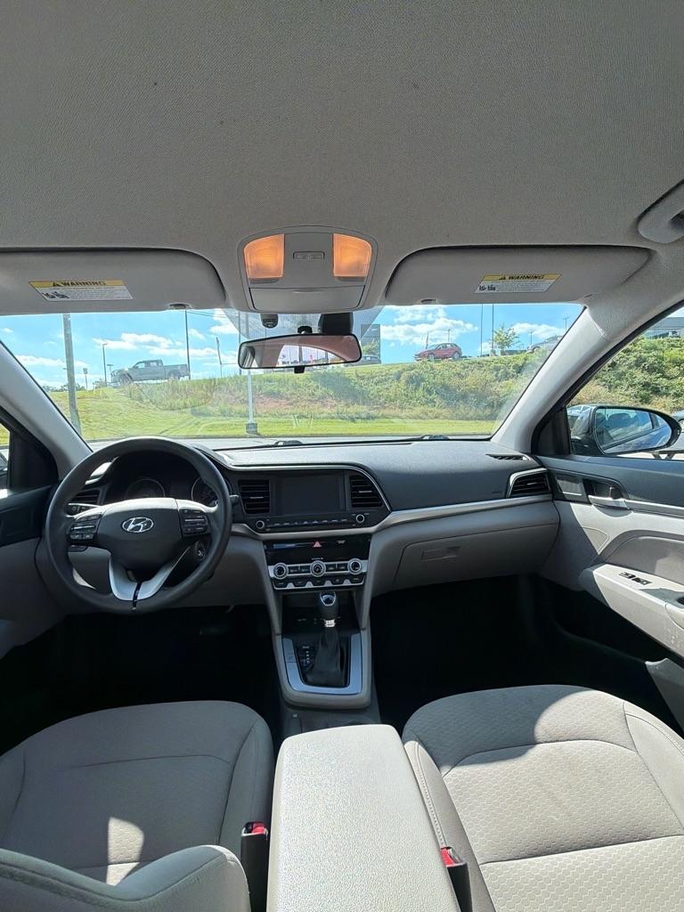 Hyundai Elantra  2020