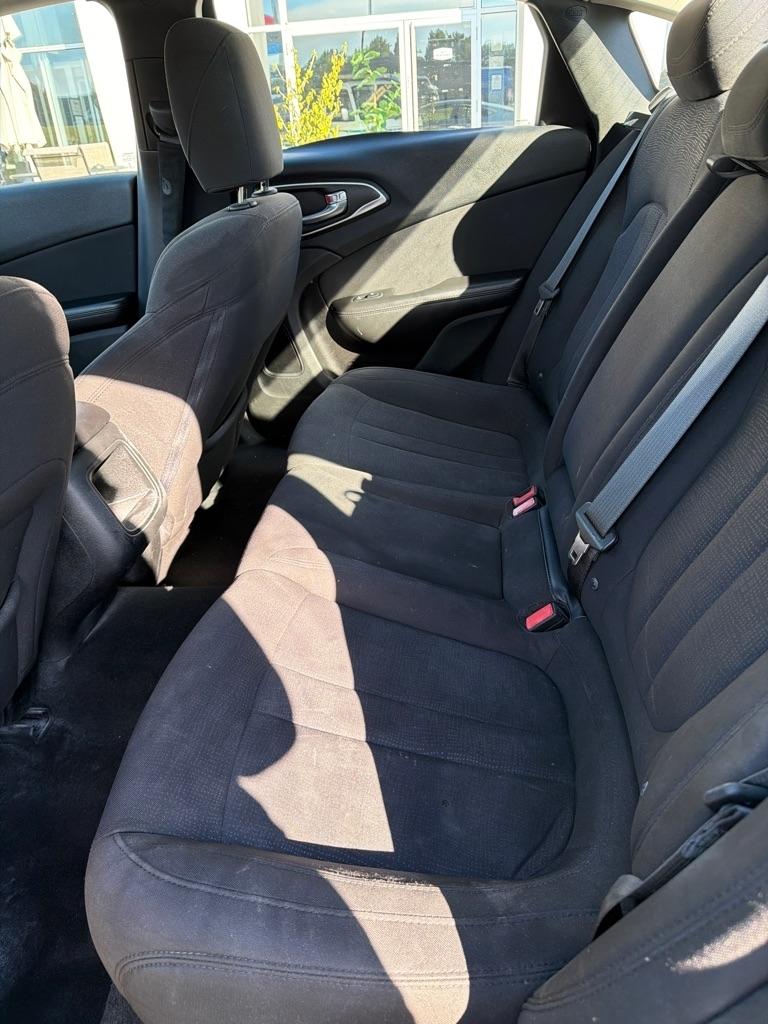 Chrysler 200  2015