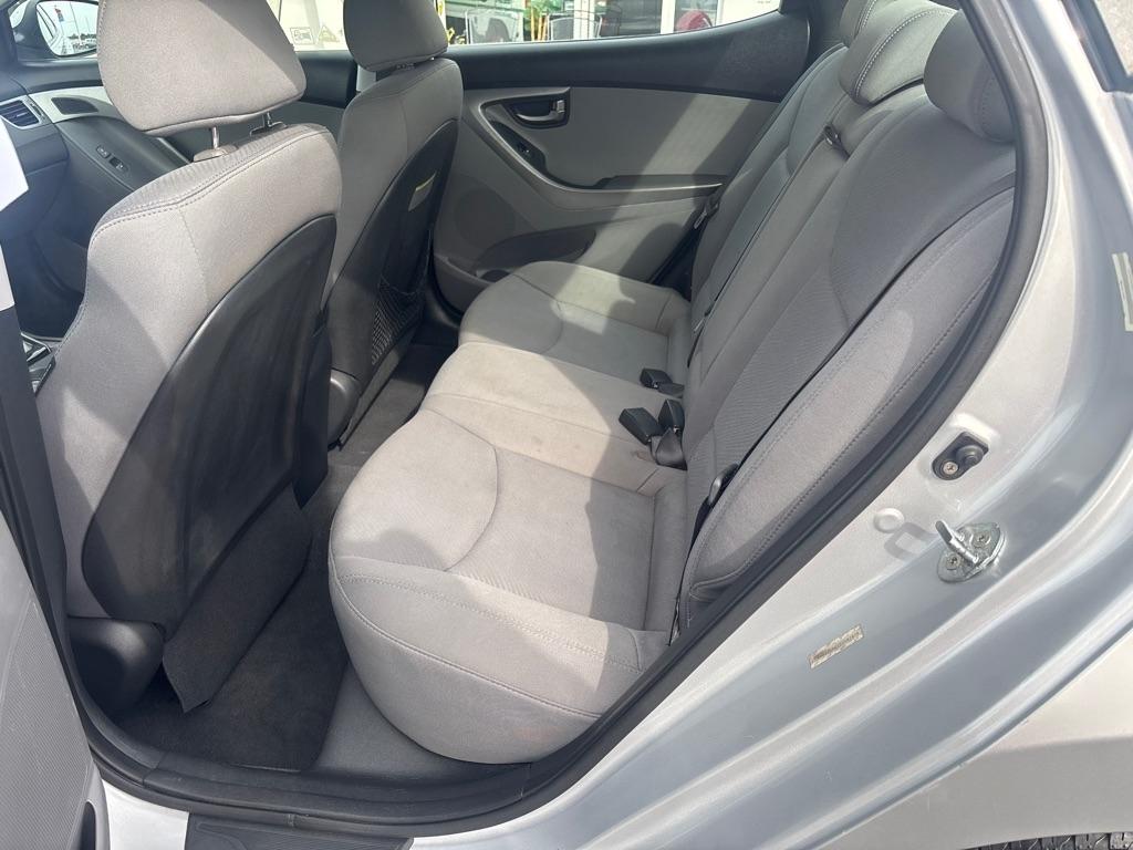Hyundai Elantra  2013