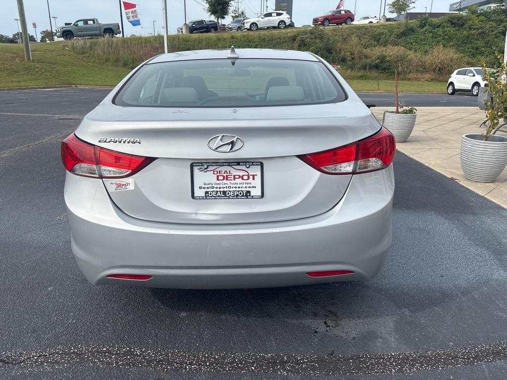 Hyundai Elantra  2013