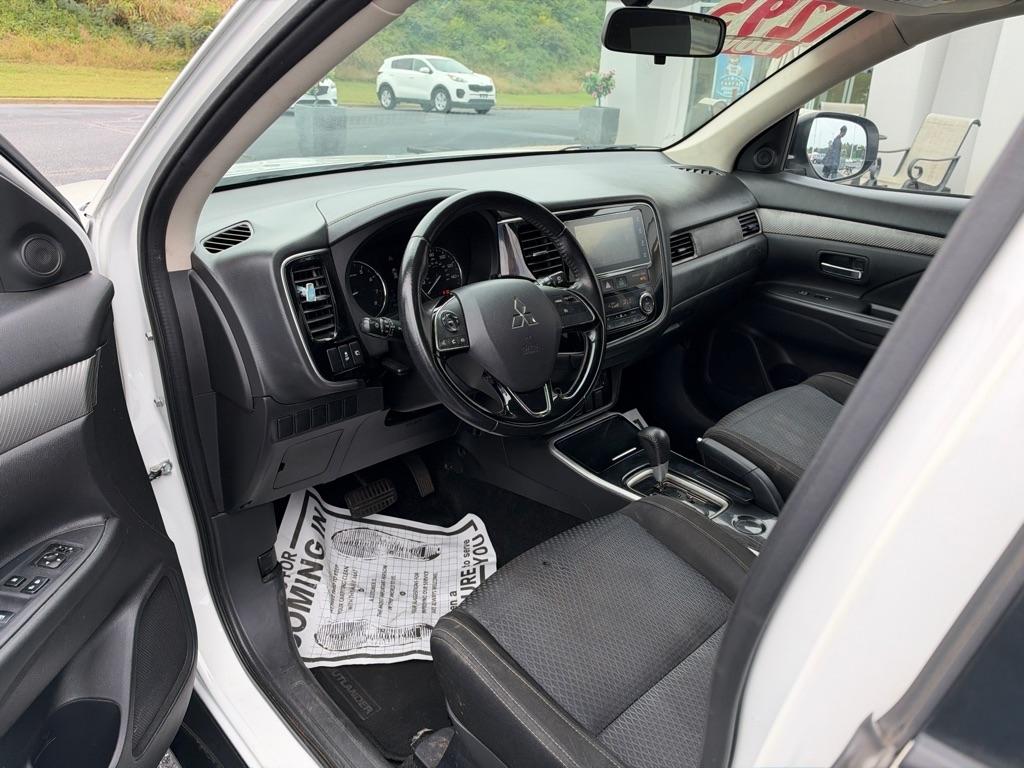 Mitsubishi Outlander  2018