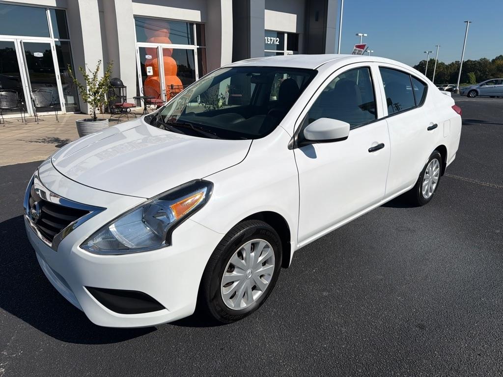 Nissan Versa  2019