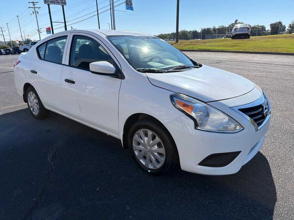 Nissan Versa  2019