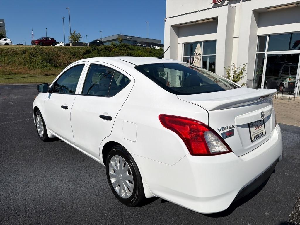 Nissan Versa  2019