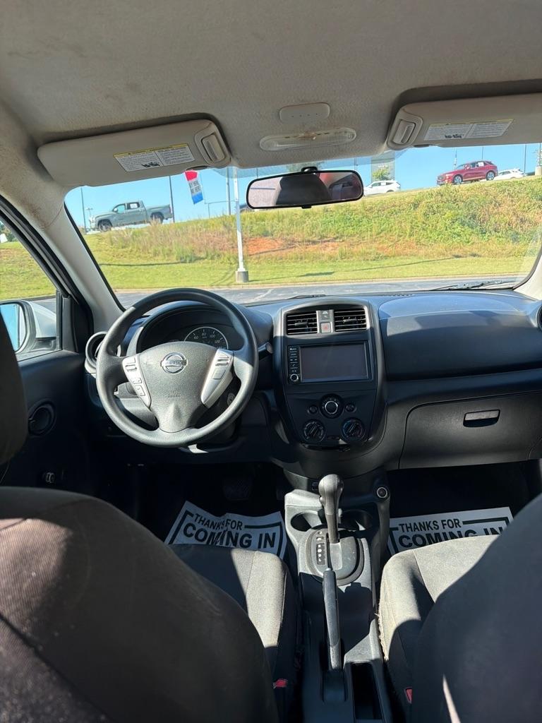 Nissan Versa  2019