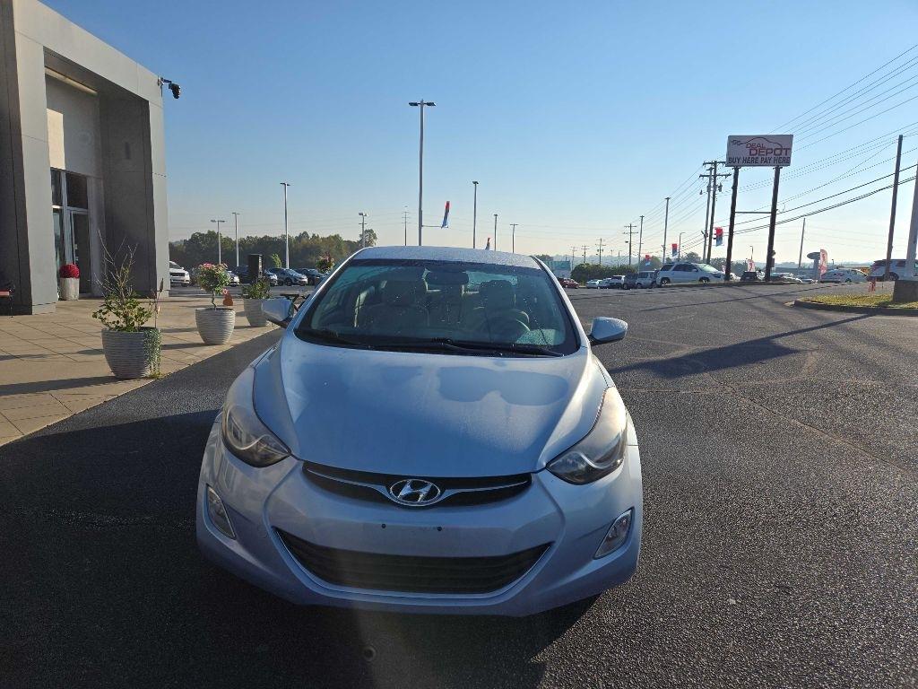 Hyundai Elantra  2012