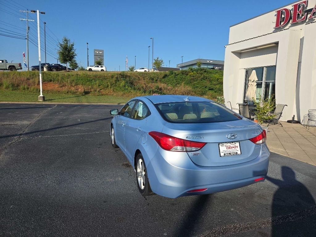 Hyundai Elantra  2012