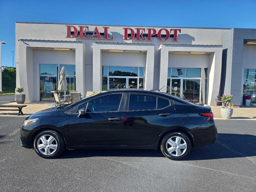 Nissan Versa  2020