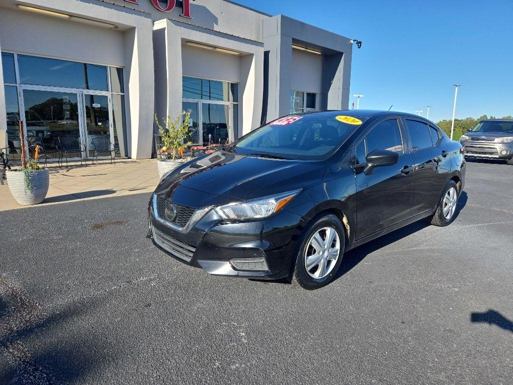 Nissan Versa  2020