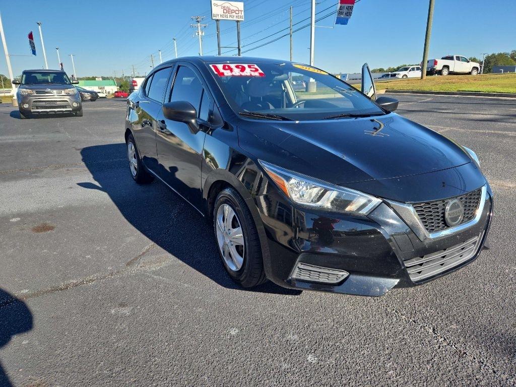 Nissan Versa  2020