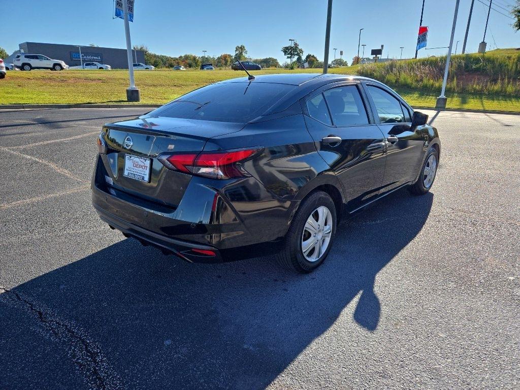Nissan Versa  2020
