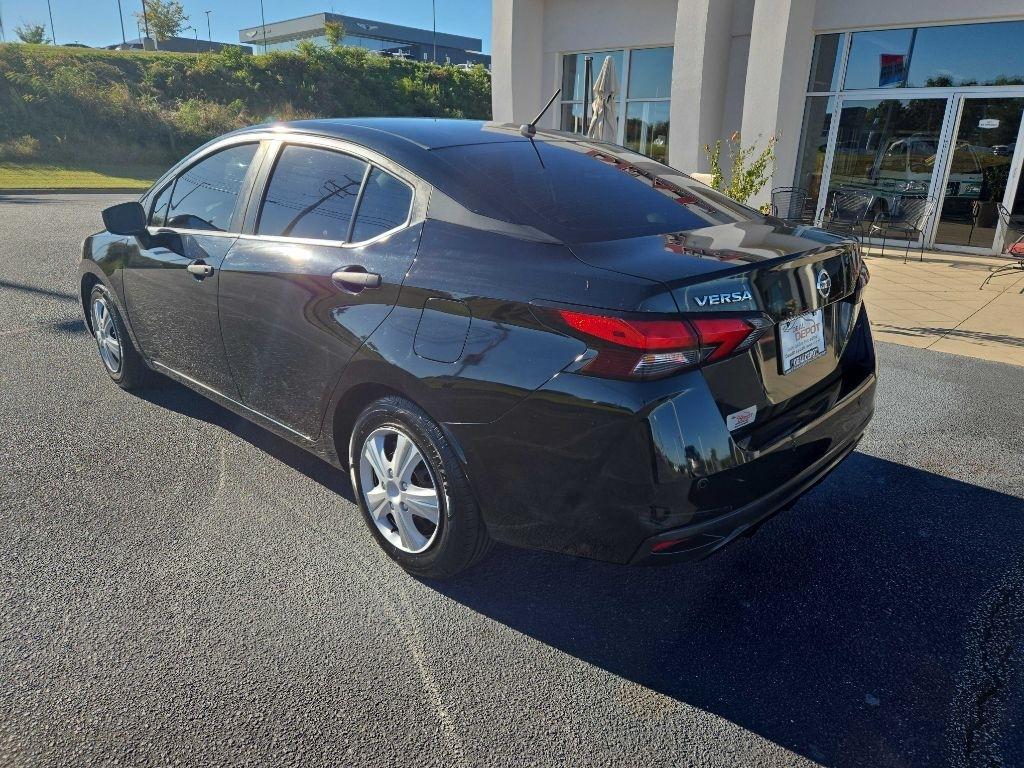 Nissan Versa  2020