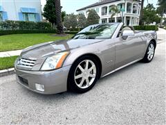 2005 Cadillac XLR  2005 Cadillac XLR