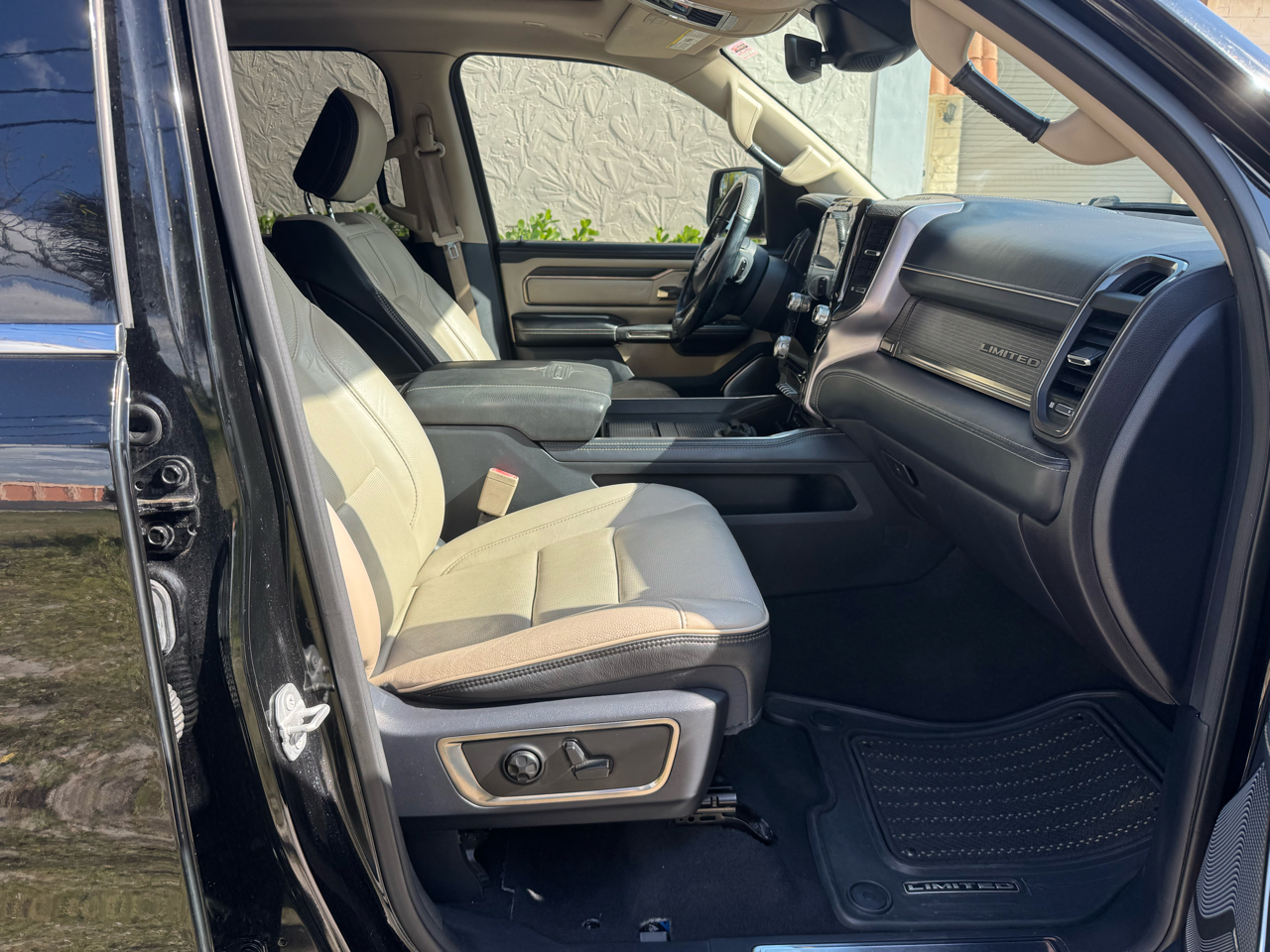 RAM 1500 Limited 4x2 Crew Cab 5'7" Box 2019