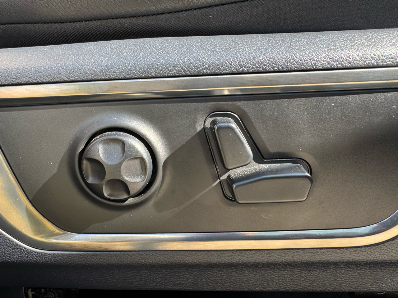 RAM 1500 Limited 4x2 Crew Cab 5'7" Box 2019