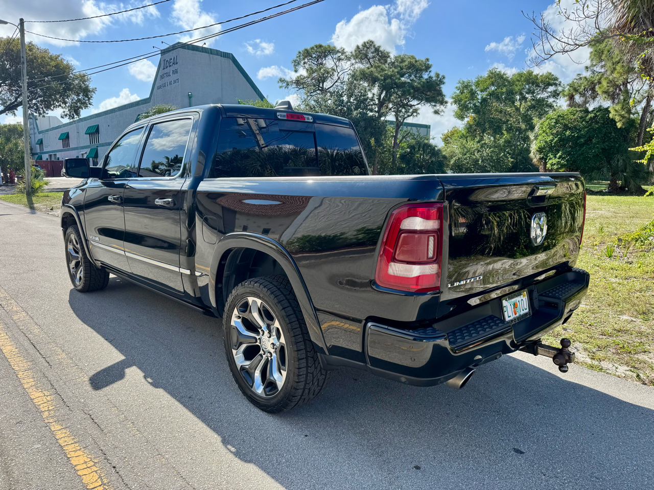 RAM 1500 Limited 4x2 Crew Cab 5'7" Box 2019