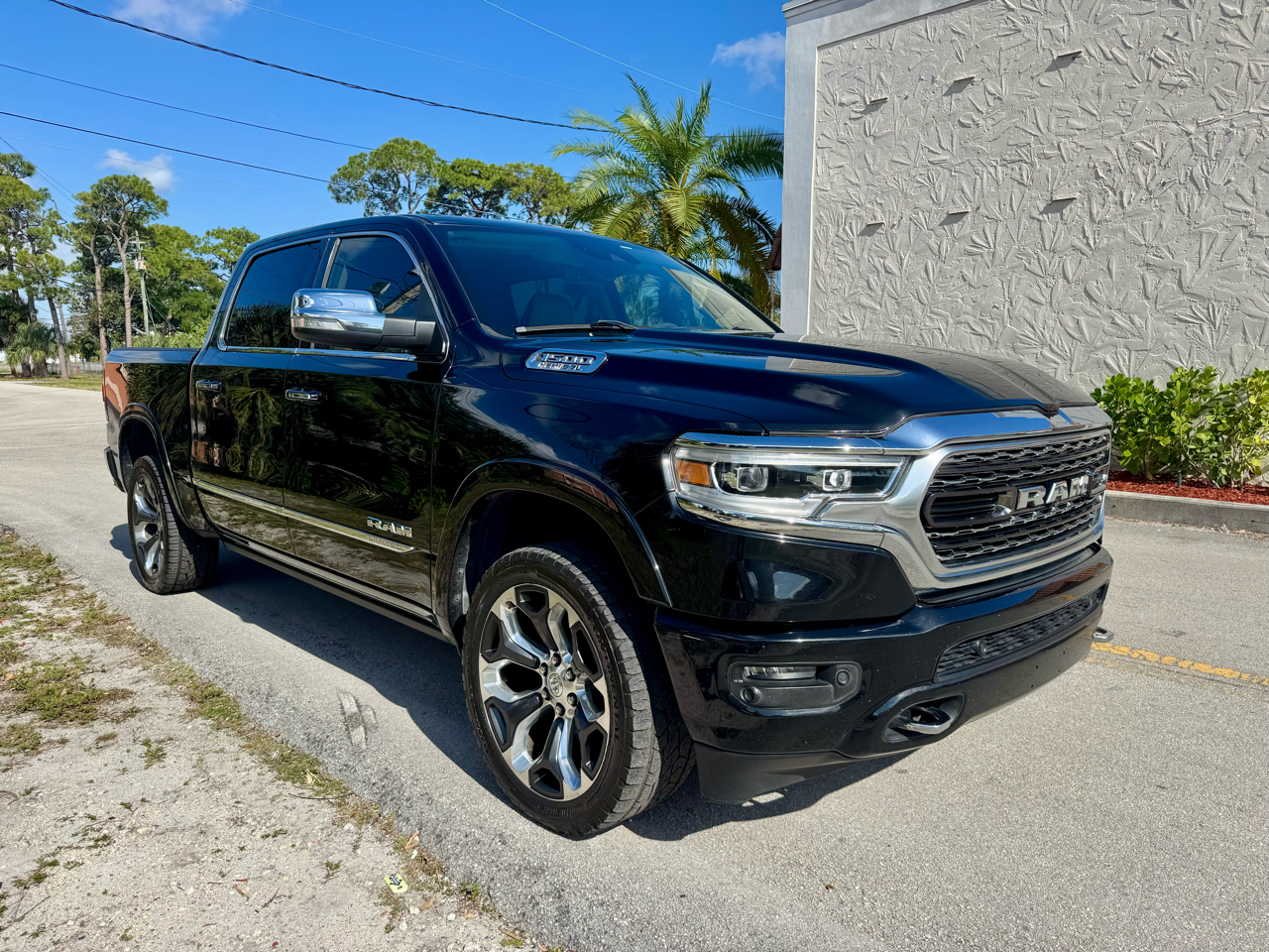 RAM 1500 Limited 4x2 Crew Cab 5'7" Box 2019