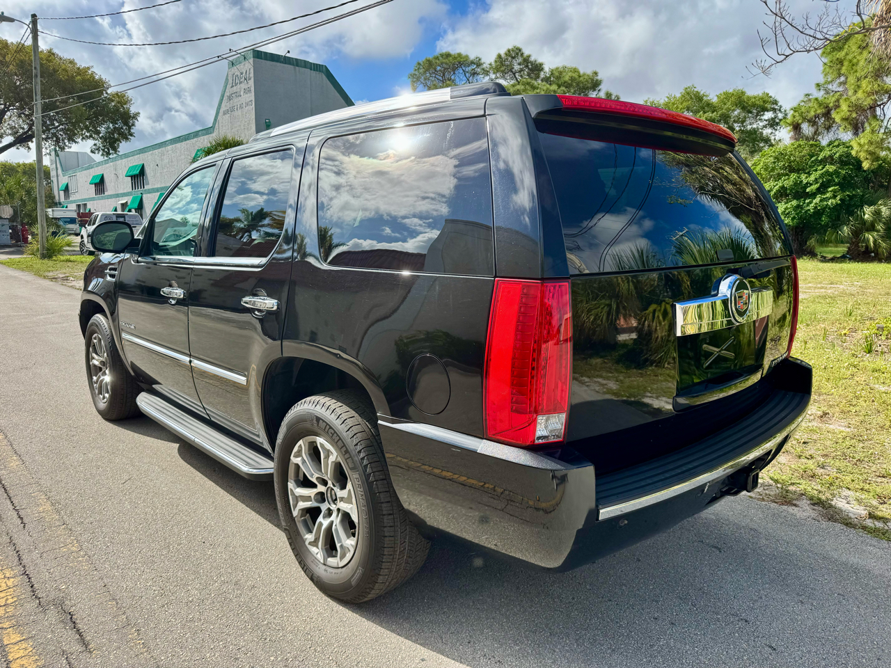 Cadillac Escalade 2WD 4dr Base 2013