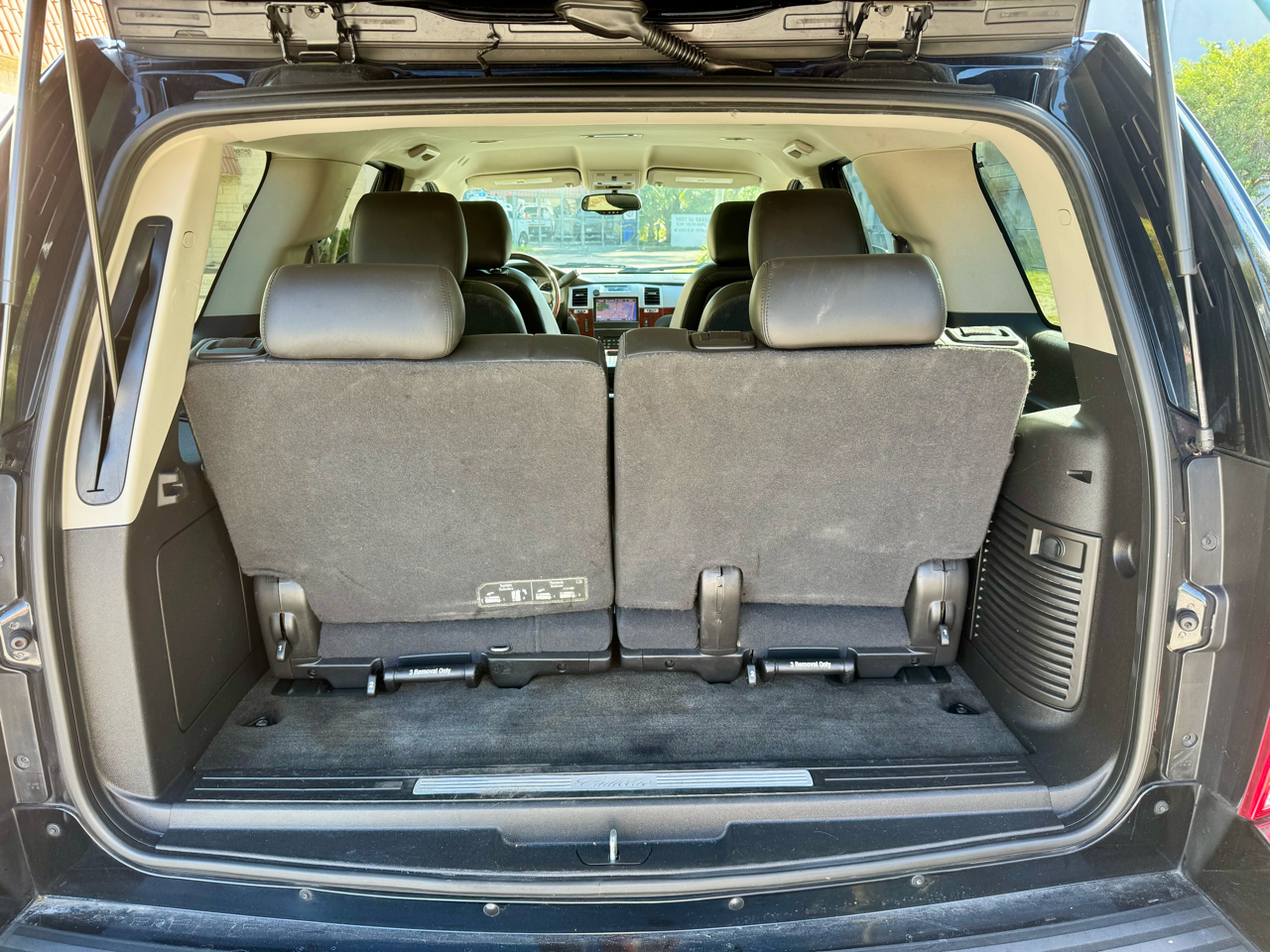 Cadillac Escalade 2WD 4dr Base 2013