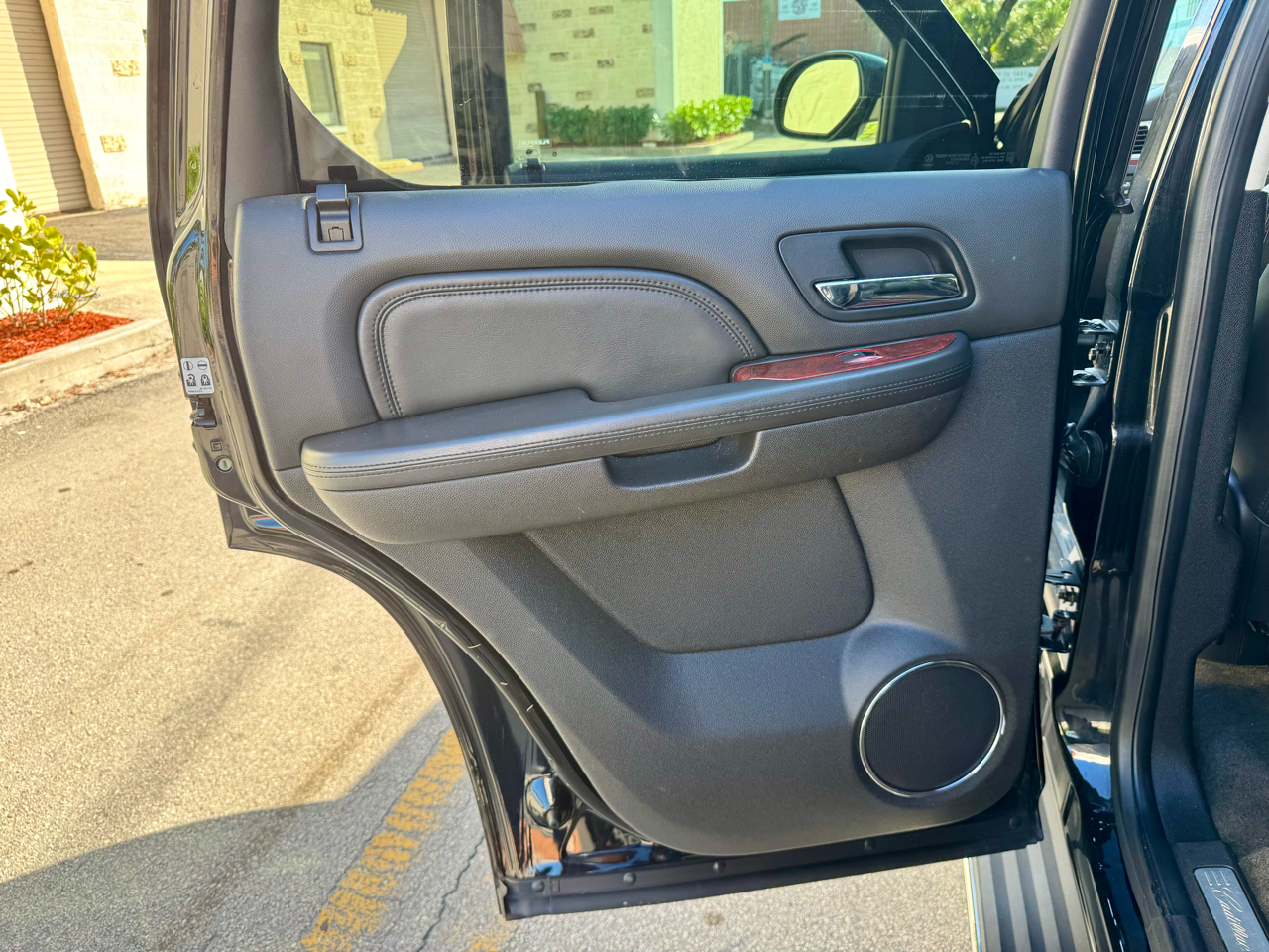 Cadillac Escalade 2WD 4dr Base 2013