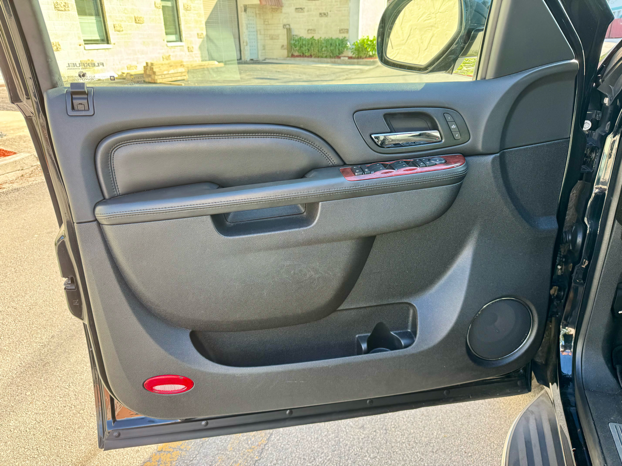 Cadillac Escalade 2WD 4dr Base 2013