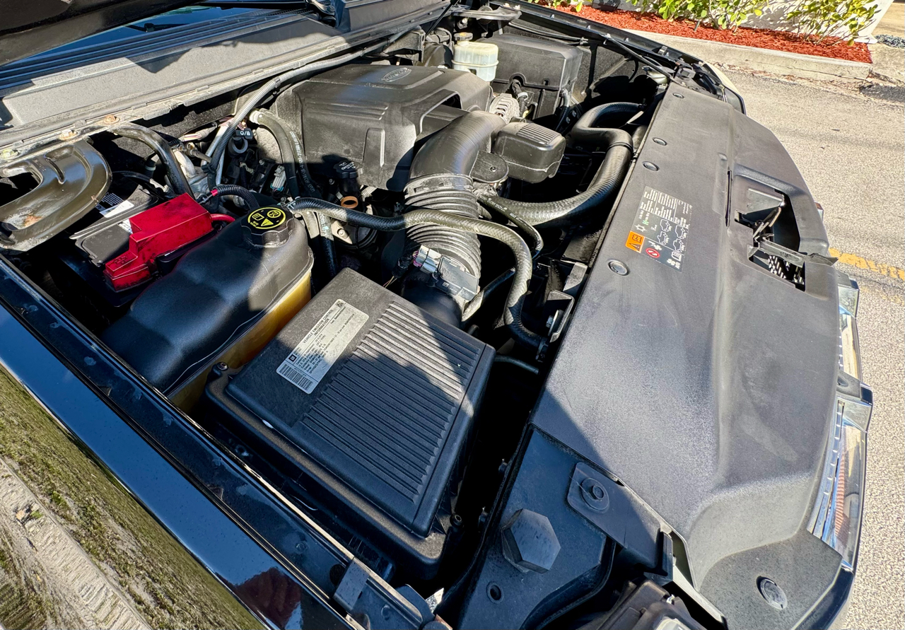 Cadillac Escalade 2WD 4dr Base 2013