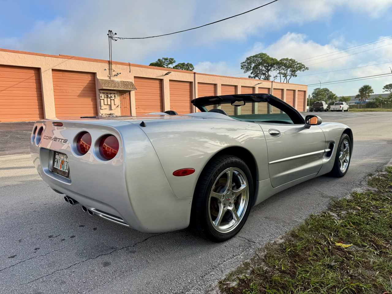 Chevrolet Corvette 2dr Convertible 2002